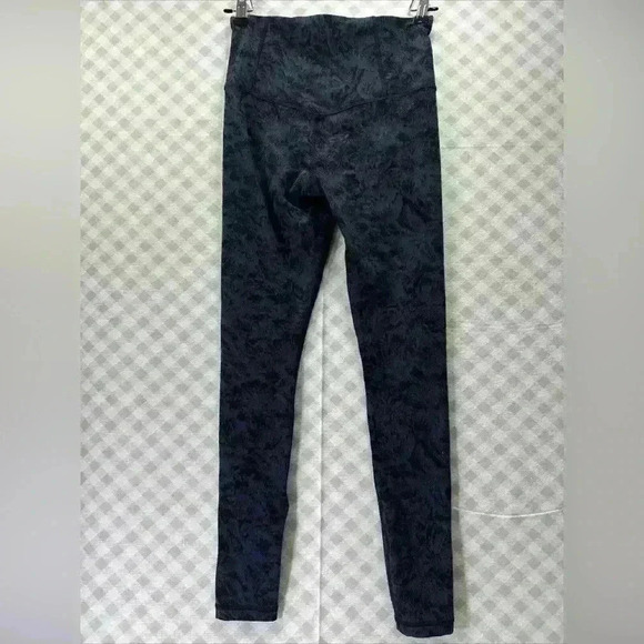 Athleta Elation Textured Legging Size Small – Floral Print, Pockets, Compression - Picture 2 of 8